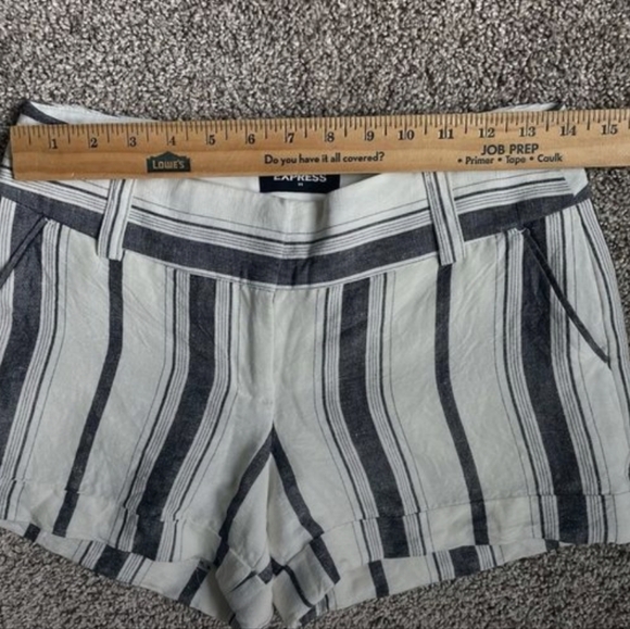 Express Women's Black and White Shorts Set Bundle - Picture 3 of 11